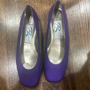 Purple flat shoes